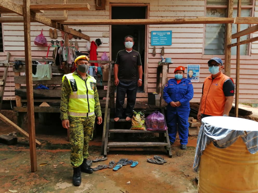RELATongod1's tweet photo. AGIHAN KIT BANTUAN MAKANAN

Tarikh : 18 November 2020
Tempat : Daerah Tongod
@relamalaysia 
@KDNPUTRAJAYA https://t.co/h8qKgcD7aQ