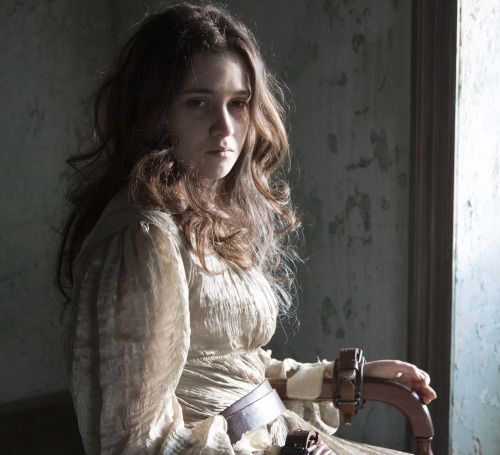 Arabella's clothing is genteel middle class, fashionable without being showy. Lady Pole's hair is an aristocrat, but 'mad', and her hair being *fully* down - no half up nonsense here - is just right for the character. Note her finer quality textiles too.