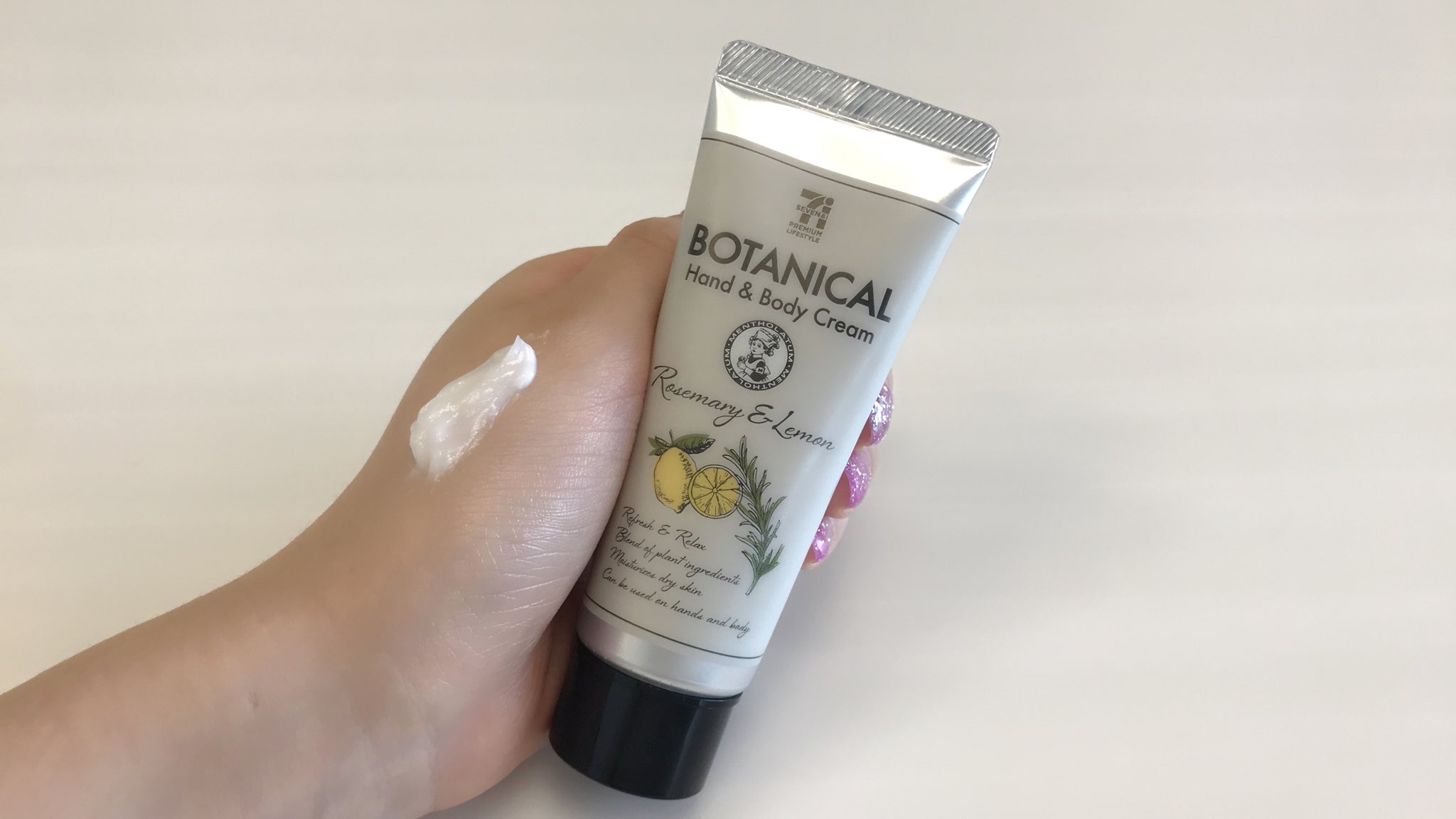 ロート製薬公式アカウント とーーってもかわいい 新発売のクリーム ボタニカルハンド を紹介させてください 実はこれ セブン Amp アイさんと共同開発の限定ハンドクリームなんです 納得のオシャレ感 メンソレータムならではの保湿力はもちろん
