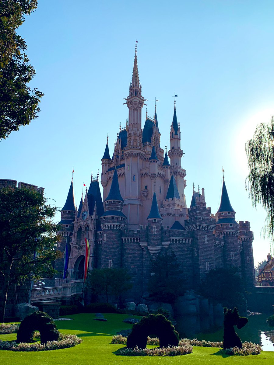 白銀モカ コエアバター化 ハイクオリティ多声vtuber 朝一番 夕方 花火の直後 夜 のシンデレラ城 ディズニーランド シンデレラ城