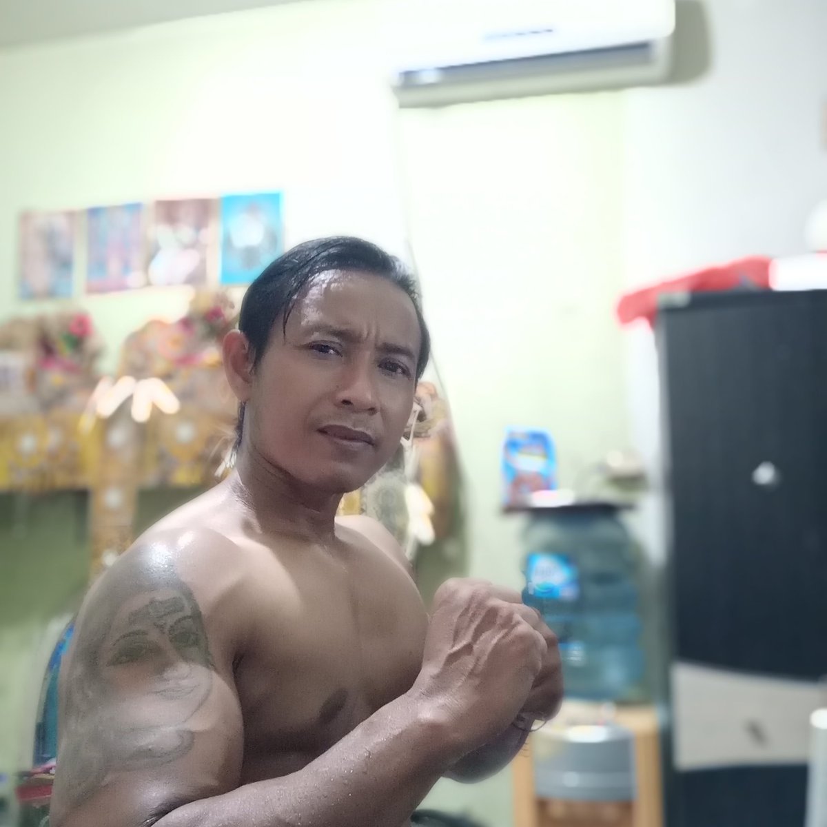 Aditya66033490's tweet photo. Para binor yg kesepian tunjukan pesonamu https://t.co/ASJCUOtvse
