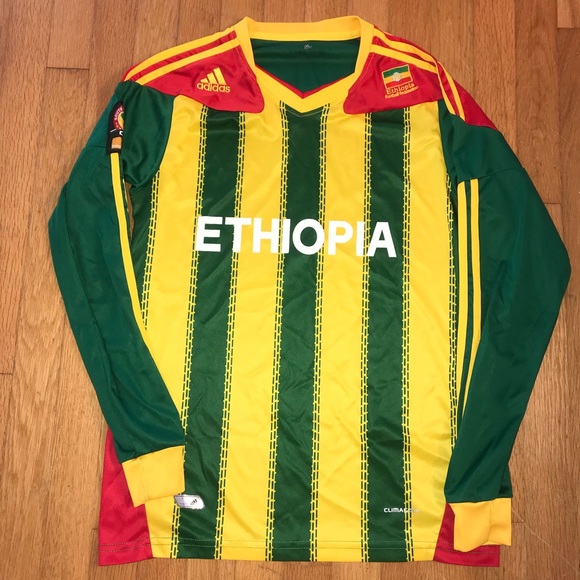 santo Mandíbula de la muerte oscuro Uživatel 𝙒𝙞𝙡𝙡𝙞𝙖𝙢𝙨 𝘽. 🤙 na Twitteru: „En nombre de Rastafari # Ethiopia #Adidas 2013 La selección Etíope disputó las eliminatorias para  #Brasil2014 con estas casacas adidas. Pasaron por muchos formatos pero  actualmente es