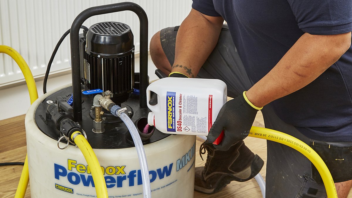 HVPmag's tweet photo. .@Fernox launches rebranded system cleaner 
https://t.co/obWohYYvE2 https://t.co/0VSgarY7AQ