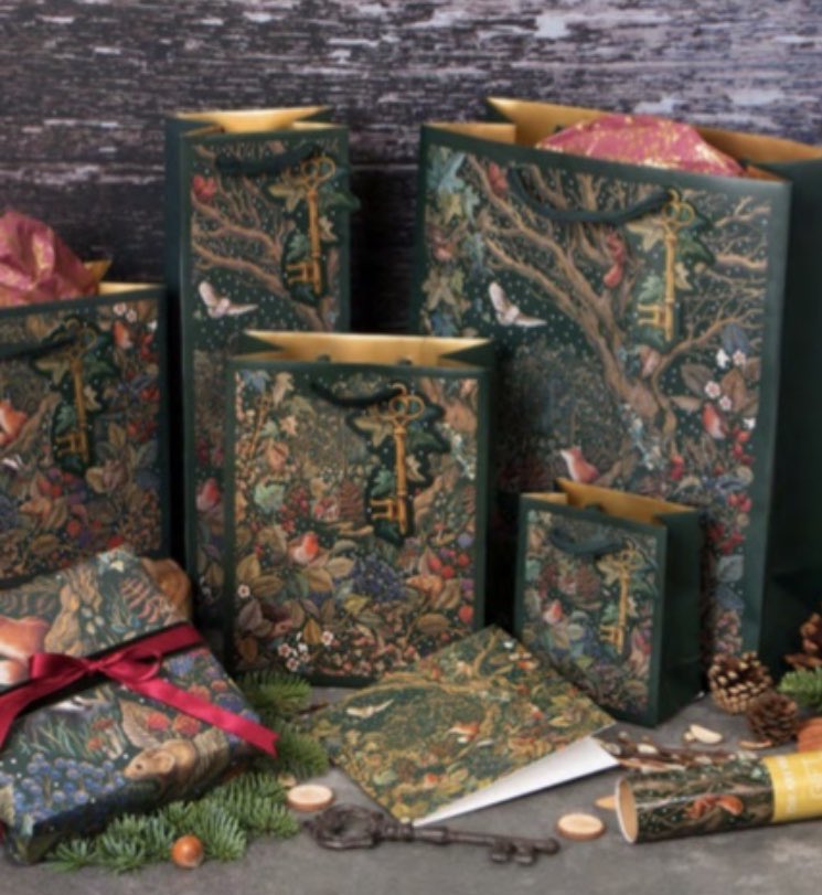BoxofDelights21's tweet photo. Weโve got Christmas all wrapped up, just for you.๐
#wrappingpaper #wrap #wrapping #christmaswrapping #tissue #gift #giftbags #rollwrap #design #quality #itsawrap https://t.co/4kerafCx5f