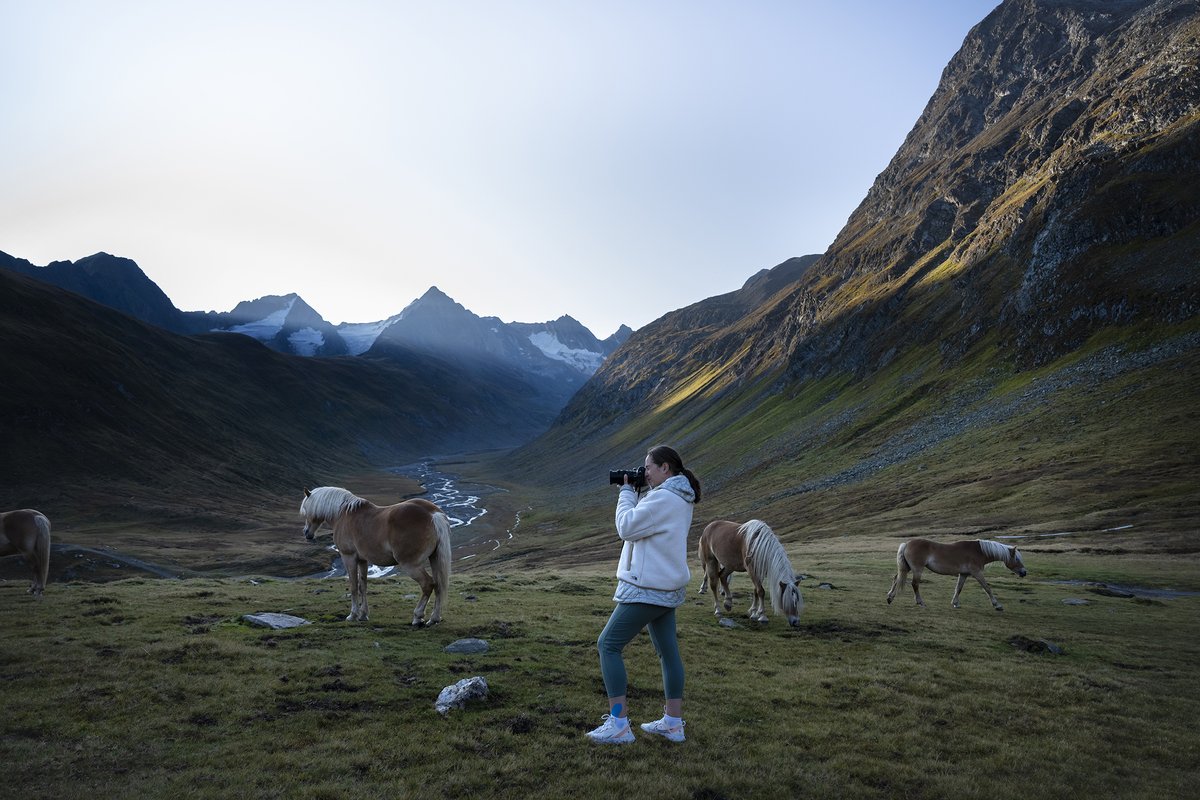 Fotografka Marion Payr popisuje svůj přístup k focení a své oblíbené objektivy v dalším pokračování #CreateYourLight. 💛 
Všechny tipy najdete na FB Nikon.

A co vy? Používáte objektivy s proměnlivými ohnisky? 📸
