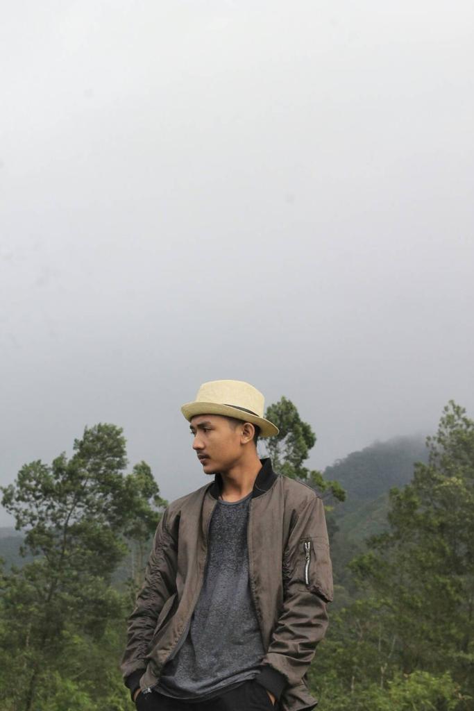 nitinegoro151's tweet photo. #Akupengen ke merapi lagi mbok... https://t.co/LqtPY0pTHb