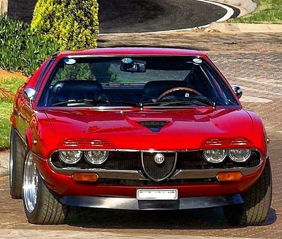 officialenzari's tweet photo. Have a cool #ThrowbackThursday
https://t.co/p3pQKIkfQq #AlfaRomeo #cars #style #aitos #enzari #italiancars 🇮🇹 https://t.co/kFhWJvNs9t