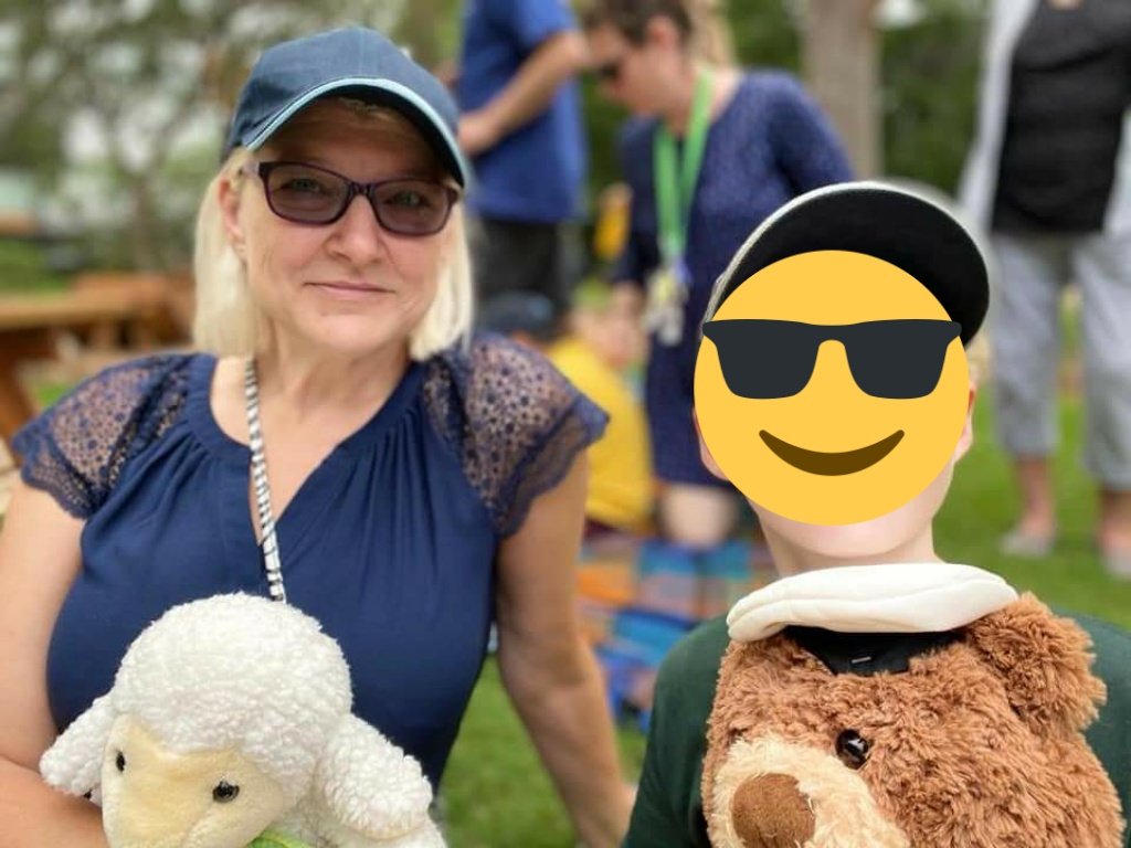 michellelgomes's tweet image. Teddy  Bear&apos;s Picnic 
Fabulous day at #bridgeroadschool #engagingstudents #lovewhereyoulearn #lovewhereyouwork 42 students cuddling teddy bears whilst listening to story, followed by a yummy picnic #ilovemyjob @NSWEducation @SpecialEdNESA @NSWSEPLA @mscott @GeorgeHarrisson