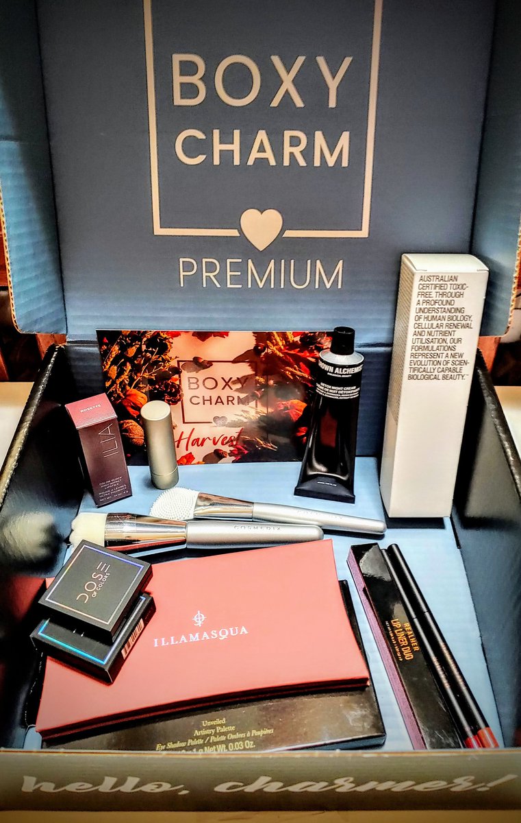 MrsSparkle8's tweet photo. Here's my @boxycharm Premium Subscription Box for November. #boxycharm #boxycharmpremium #boxymail #makeup #skincare https://t.co/ydv4up89sP