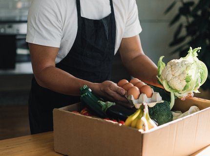 Nestlepro's tweet photo. Certain types of food place more strain on the environment. Click here to understand their impacts and to choose ingredients thoughtfully so you can avoid wasting limited resources. https://t.co/luioXRqCSS
#Planetpro #NestleProfessional #CircularEconomy #WeareNestle https://t.co/JO9qJ9N54K