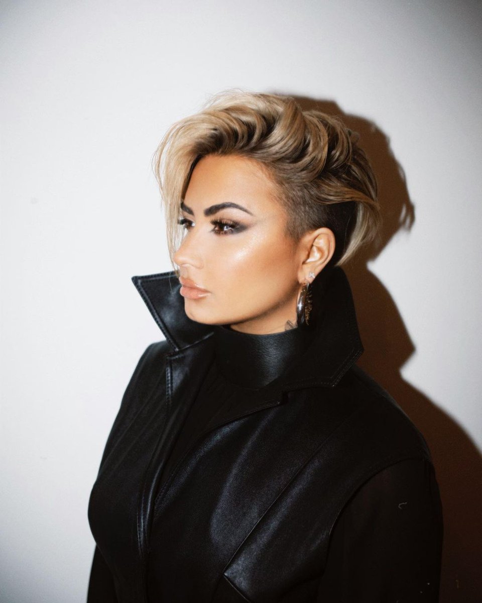 demilovatobr's tweet photo. O que acharam da mudança de visual? Acho que nunca tivemos uma mudança tão radical assim depois daquela lateral raspada em 2014... Conta pra gente! https://t.co/3N1nScYozD