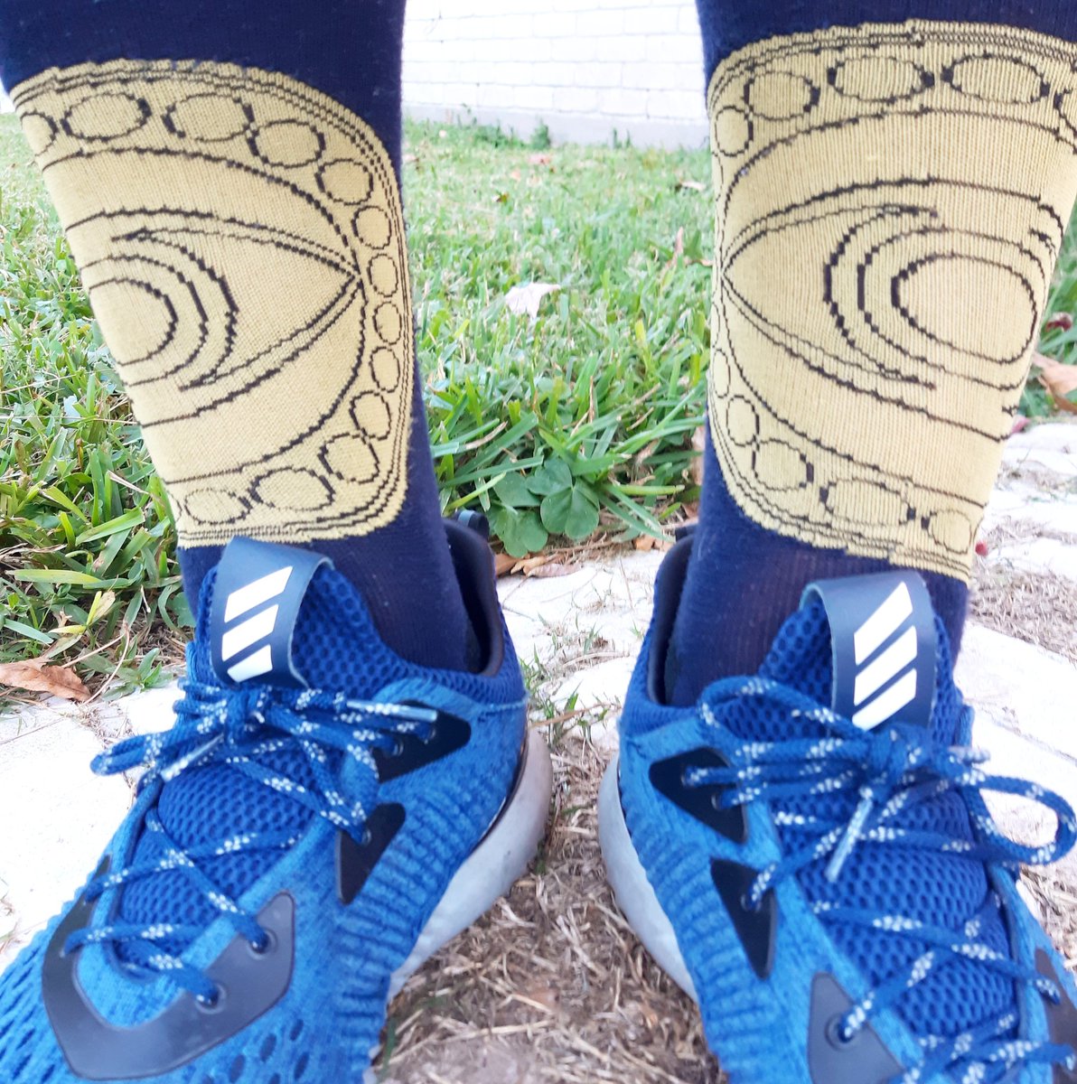 jonmartinezties's tweet photo. Dr Strange Eye of Agamotto socks & Adidas Alpha bounce #drstrange #eyeofagamotto #marvel #avengers #marvelcomics @marvelstudios @marvelcomicss #lootcrate #lootwear #sharethewear @lootcrate @lootwear #socks #sotd #ootd #Adidas @adidas @adidasrunning @adidasalphabounce #alphabounce https://t.co/yKUtYK8I9P