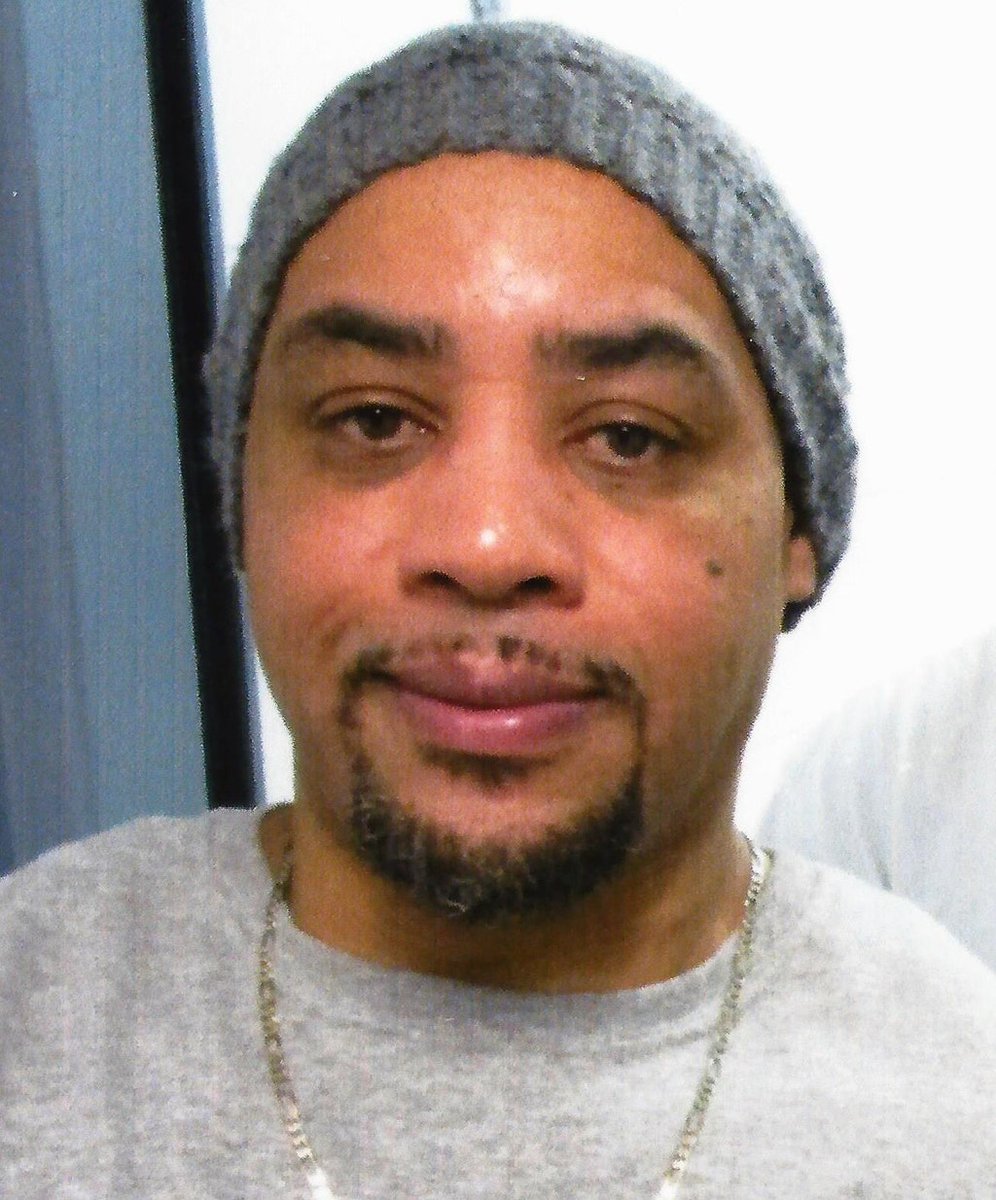 The U.S. government plans to execute Orlando Hall—a Black man who was convicted and sentenced to death by an all-white jury—tomorrow evening. Orlando's trial was completely and totally tainted by racism from the very beginning. Thread: https://t.co/yKnRPLIFF4