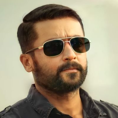 goodbaduglly's tweet photo. Let's Settle this One!💥

LIKE ❤️ - SURIYA

RT 🔄 - VIJAY

#InvincibleTHALAPATHYfans 
#UnstoppableSuriya
#Master @actorvijay #SooraraiPottru https://t.co/2LS3snGFrO