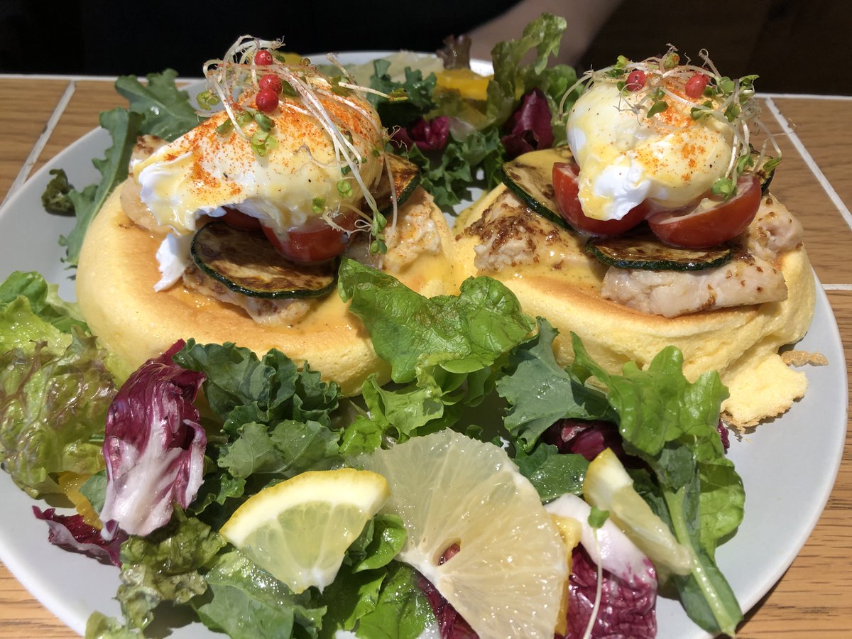 スガさんはパンケーキをマスクをつけたり、はずしたりしながら食べたかしら？私は黙々と食べてきました！美味しかった＾＾お腹いっぱいです。
さて、午後もお仕事頑張ります！
＃コロナ　＃持続化給付金　＃副業　＃東京500人超え