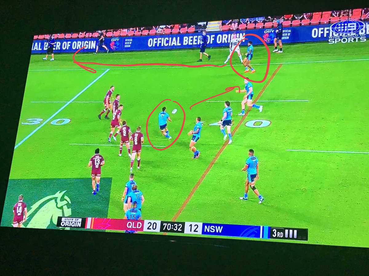 Cleary not engaging the line for a draw and pass, like he never does.What is the better pass here : Yeo for a hit up or Addo-Carr into that space ?