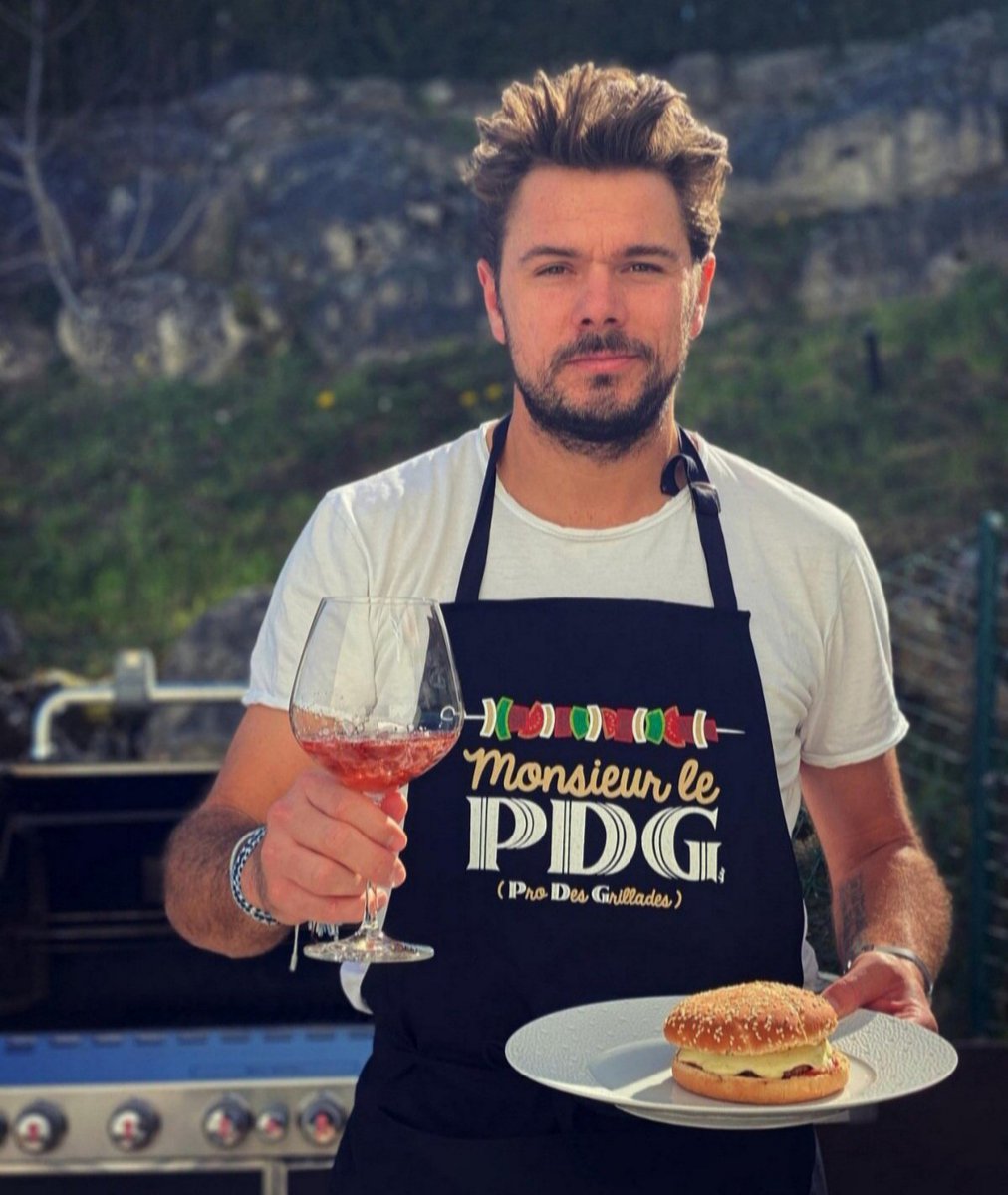 chda7777's tweet photo. Meet chef Stan ππ·π πβ
#ThrowbackThursday #tbt #StanTheChef #BarbecueMaster #StanTheMan #Wawrinka (his pic) https://t.co/U2TwEt5m02