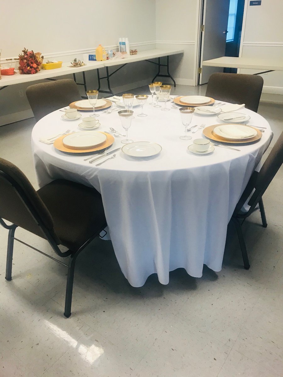 kimyates_30's tweet photo. Sometimes you have to take a break from college application essays to learn some #lifeskills. Love being able to use history and engagement activities I’ve learned from @KyCharge @KEDC1 and take an interdisciplinary approach to teaching my kiddos etiquette and hospitality. https://t.co/T7hKOMAGa5
