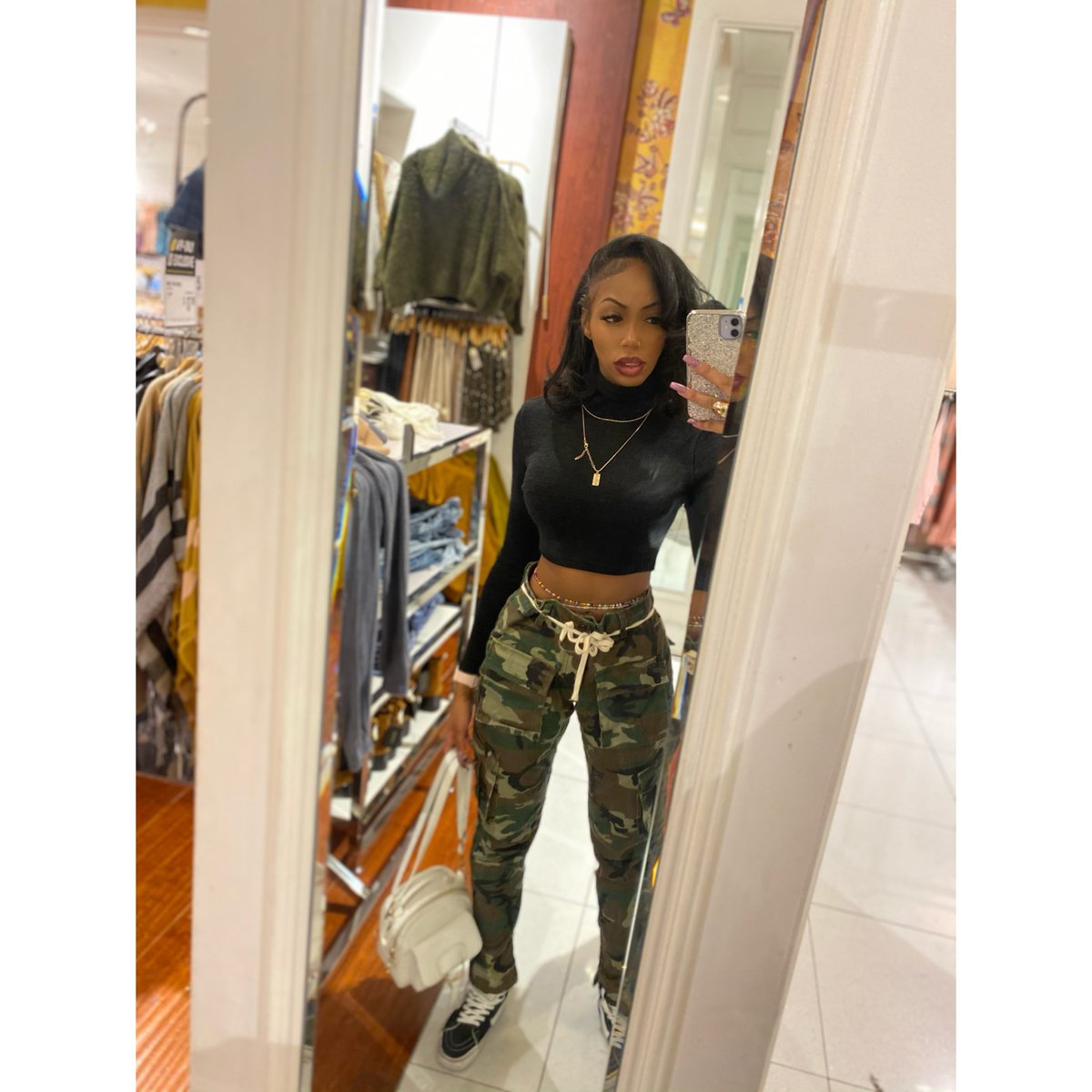 Color_Me_Monroe's tweet image. 😌