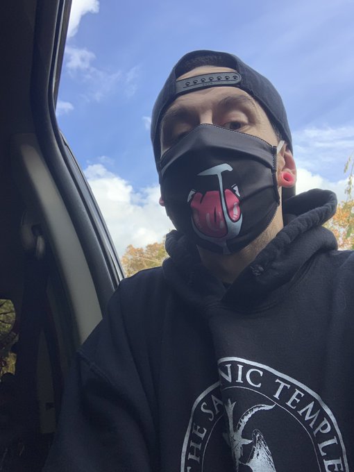 If I&rsquo;ve gotta wear a mask, I&rsquo;m gonna have fun with it. Nothing beats the looks I get from random strangers<a href="/tag/ahegao"class="tags"><span>#ahegao</span></a>