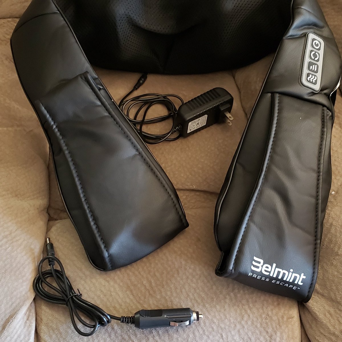 TabithaCrow0919's tweet photo. Easy to use, heat setting works really well and has a bonus cord that plugs into a car charger. (Is it legal to use a massager while driving?) Downside: a little bit squeaky. https://t.co/ZQywFHvabU https://t.co/PQbOtvgj0q