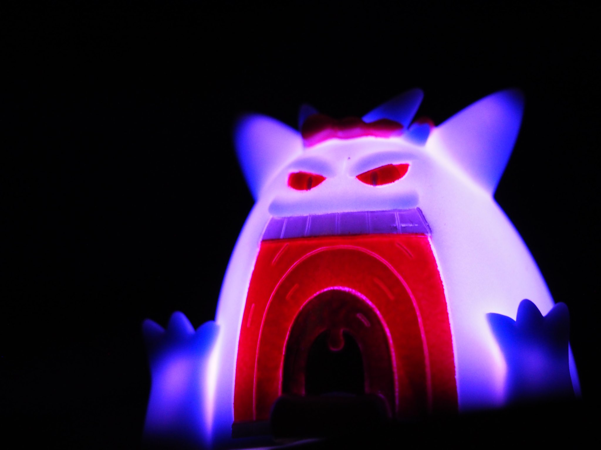 蛇の子 きんぎょ さっき買ったキョダイマックスゲンガーをカメラで撮って遊んでみる ポケモン ポケモン写真 ゲンガー キョダイマックスゲンガー キョダイマックスポケモンキッズ ポケモン好き ポケモン好きと繋がりたい ポケモン好きさんと繋がり