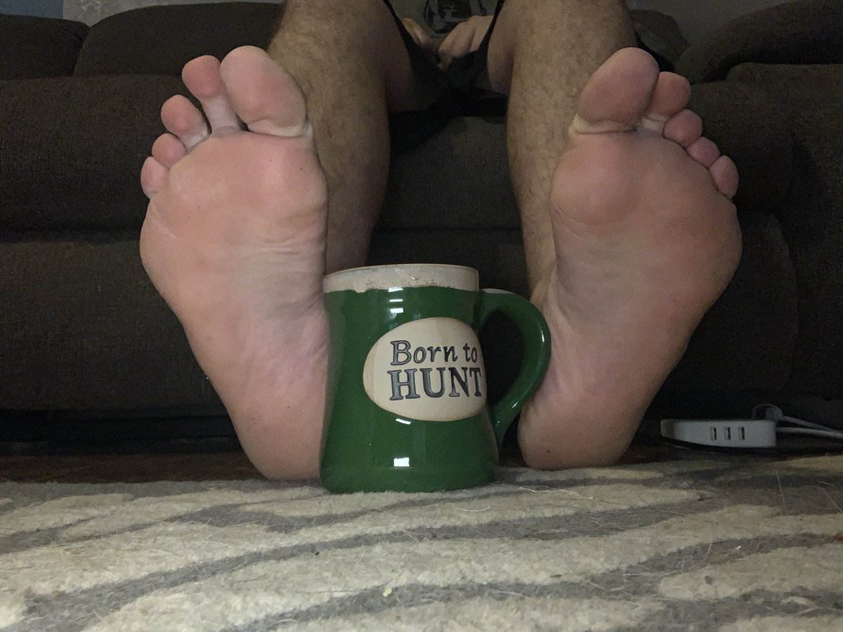 MasterNolan1988's tweet photo. Can’t wait for my slave sponsored deer hunt coming up #bigfeet #borntohunt #bornalpha #massivefeet #footaddict #worshipmepig #findom #findomdrain https://t.co/Sb1XMtvLvo