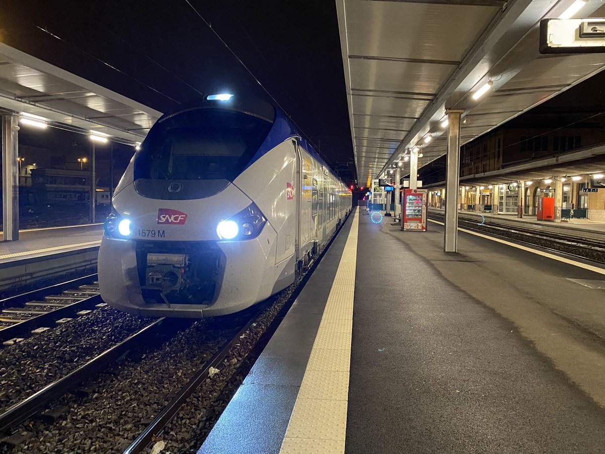 Bonjour à tous ! 😴😴 Ce matin on retourne à #LonsLeSaunier mais cette fois ci depuis #Belfort avec le #ter895828. Nous partirons à 6H10! Bon voyage et n’oubliez pas le masque 👍🏻