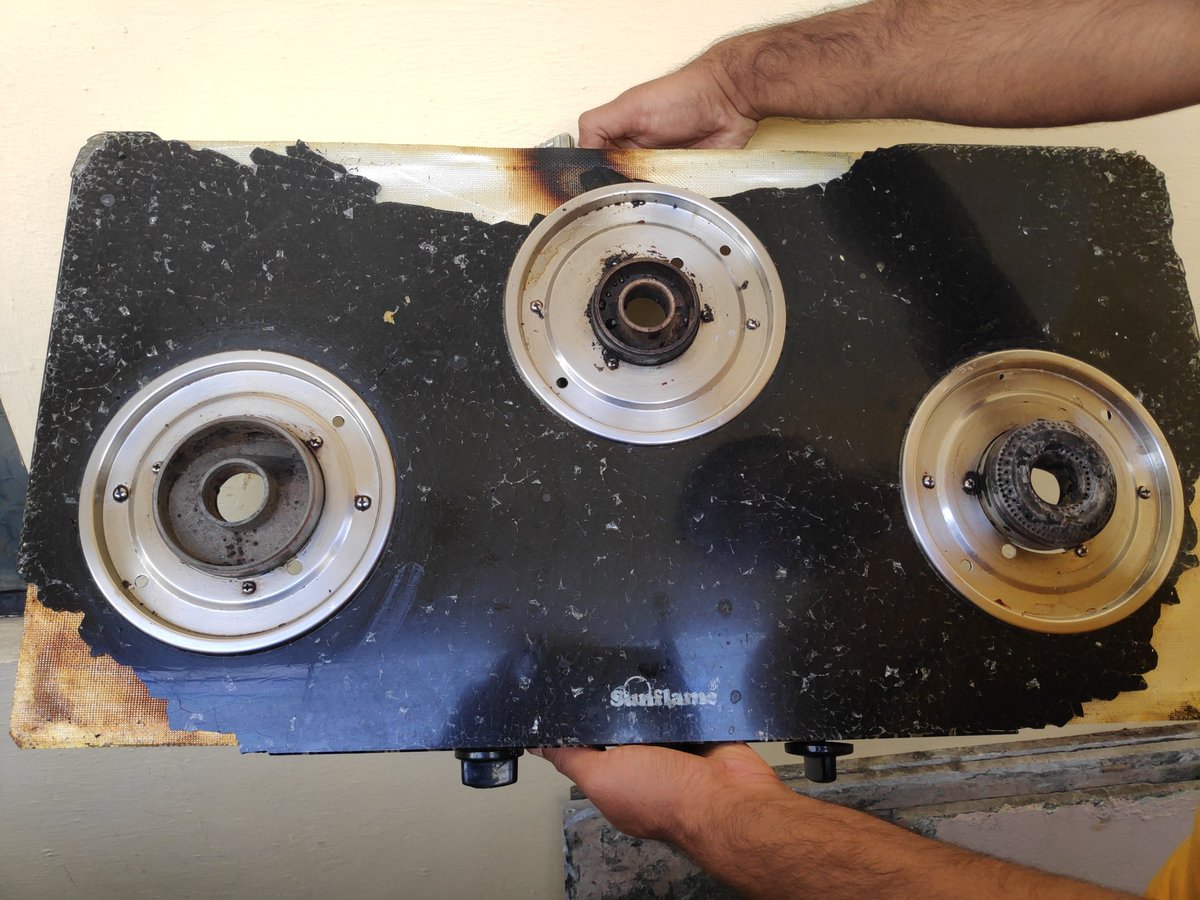 rajtomar219's tweet photo. #Sunflame #cooktop #accident potential lethal devices being sold, with no quality control whatsoever. #Cooktop with such manufacturing defect is a ticking bomb inside one's house. Gas leak from the joint. 

@SunflameIndia do you care?
@jagograhakjago @IndianStandards https://t.co/tZUYoROqbt