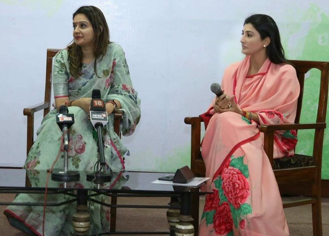 KumariRukshmani's tweet photo. May the joy that you have spread in the past come back to you on this day. Wishing you a very happy birthday! @priyankac19 https://t.co/knBUAnpXwR