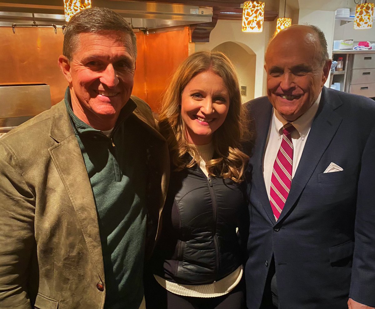 Late night at the office...
Patriots and #TeamTrump 🇺🇸🇺🇸🇺🇸
@RudyGiuliani 
@GenFlynn