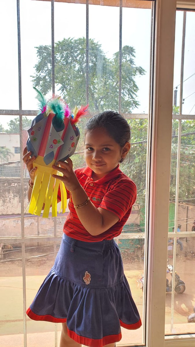 SAI_Edu_In's tweet photo. Students listened with rapt attention showcasing their level of interest to know more about our culture and heritage. Diwali is celebrated through merry making, lighting diyas as well as savoring sweet delicacies.
#FestivalofLights
#Diwali
#CreativitySkill https://t.co/TzD4I8zVO3
