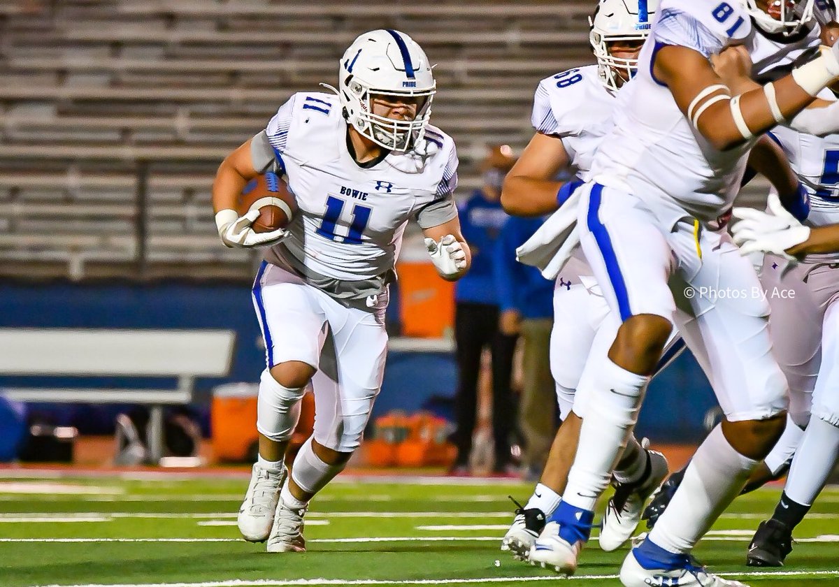 Photos_ByAce's tweet photo. Some Wednesday Night Football Action @IHS_Rockets vs @BowieBlueFB #losphotogs #TXHSFB #CityofThe915 https://t.co/GewFBvLhZs