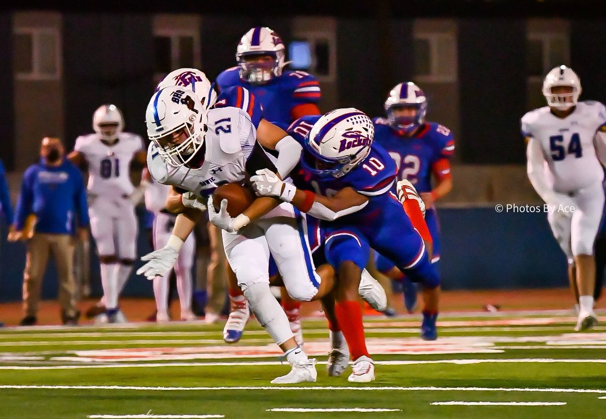 Photos_ByAce's tweet photo. Some Wednesday Night Football Action @IHS_Rockets vs @BowieBlueFB #losphotogs #TXHSFB #CityofThe915 https://t.co/GewFBvLhZs