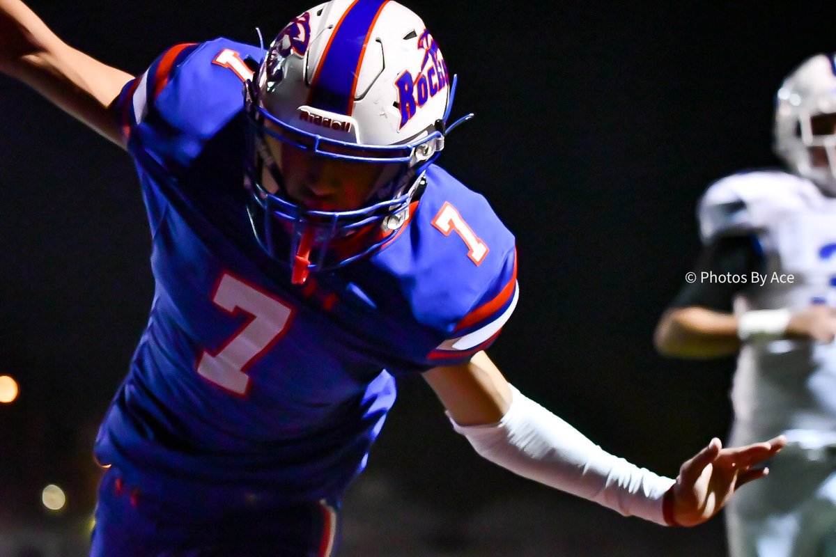 Photos_ByAce's tweet photo. Some Wednesday Night Football Action @IHS_Rockets vs @BowieBlueFB #losphotogs #TXHSFB #CityofThe915 https://t.co/GewFBvLhZs