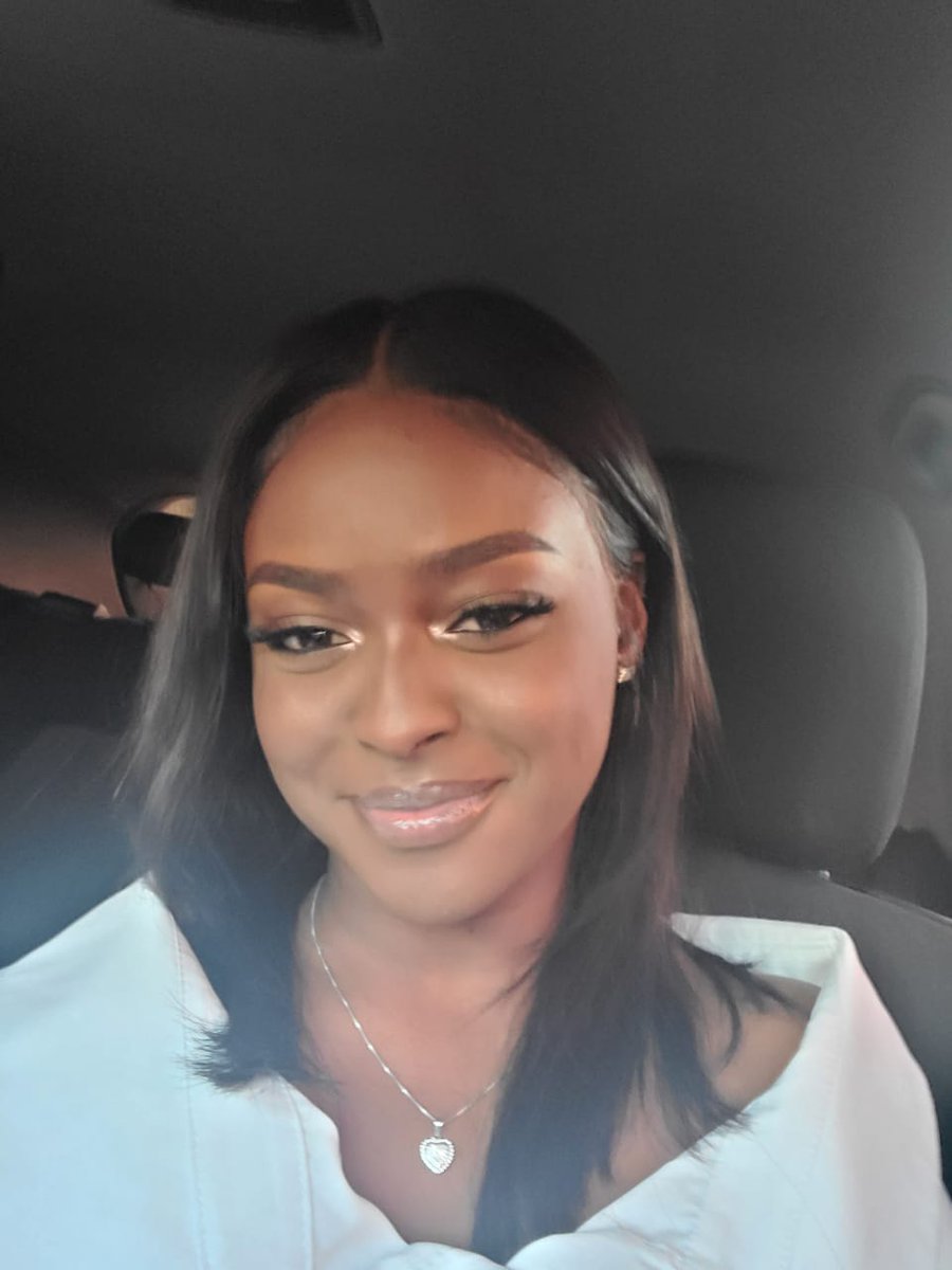 codethcameron's tweet photo. The face of a girl graduating with first class honours:

(Lol please just allow me to flex a little) https://t.co/5UcHjJcOir