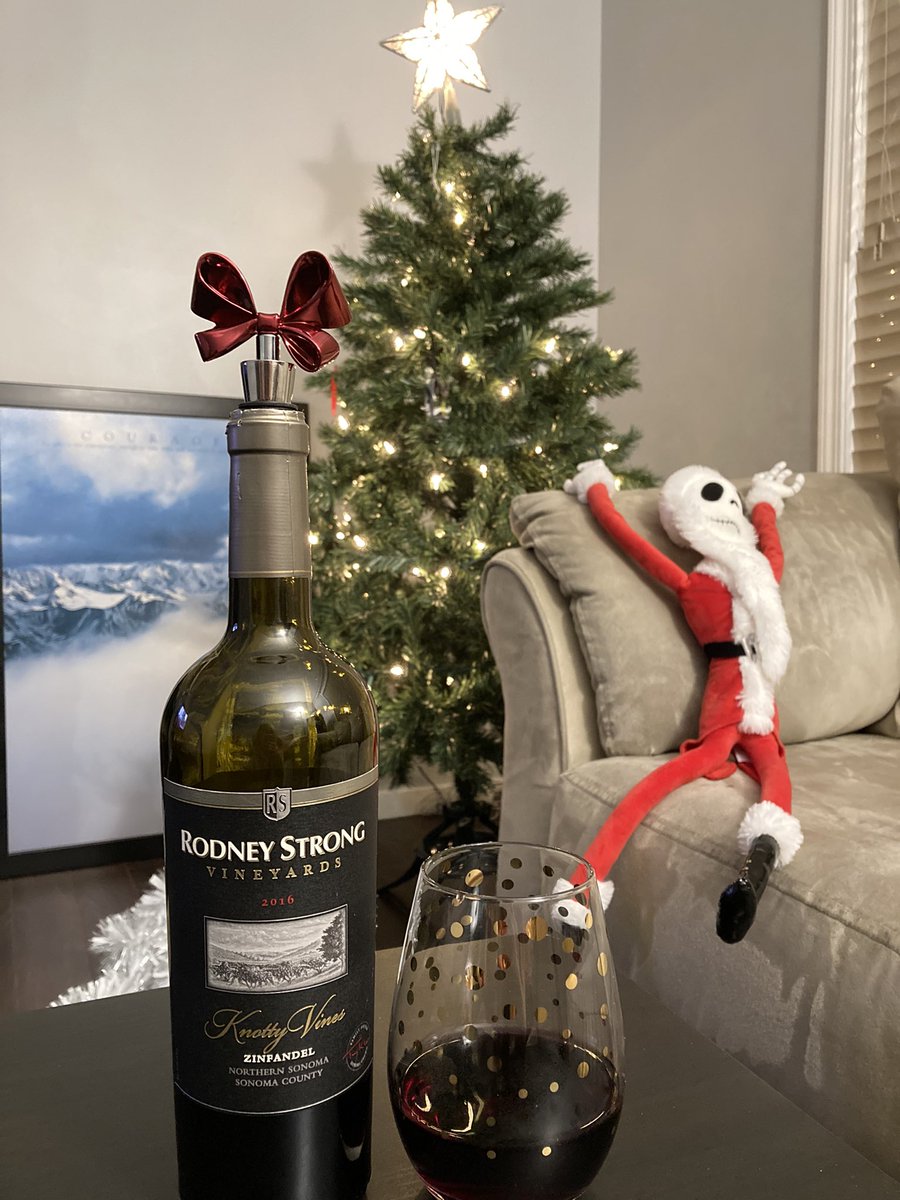 wineconcubine's tweet photo. Celebrated #Zinfandelday and #WineWednesday by decorating the house! @rsvineyards Knotty Vines #Zinfandel contains lovely red berry &amp; blueberry flavours, velvety tannins and a smooth mouthfeel. It’s beginning to look a lot like Christmas...cheers all! #wine #winelover #ZinDay https://t.co/5RC6ZFdipR
