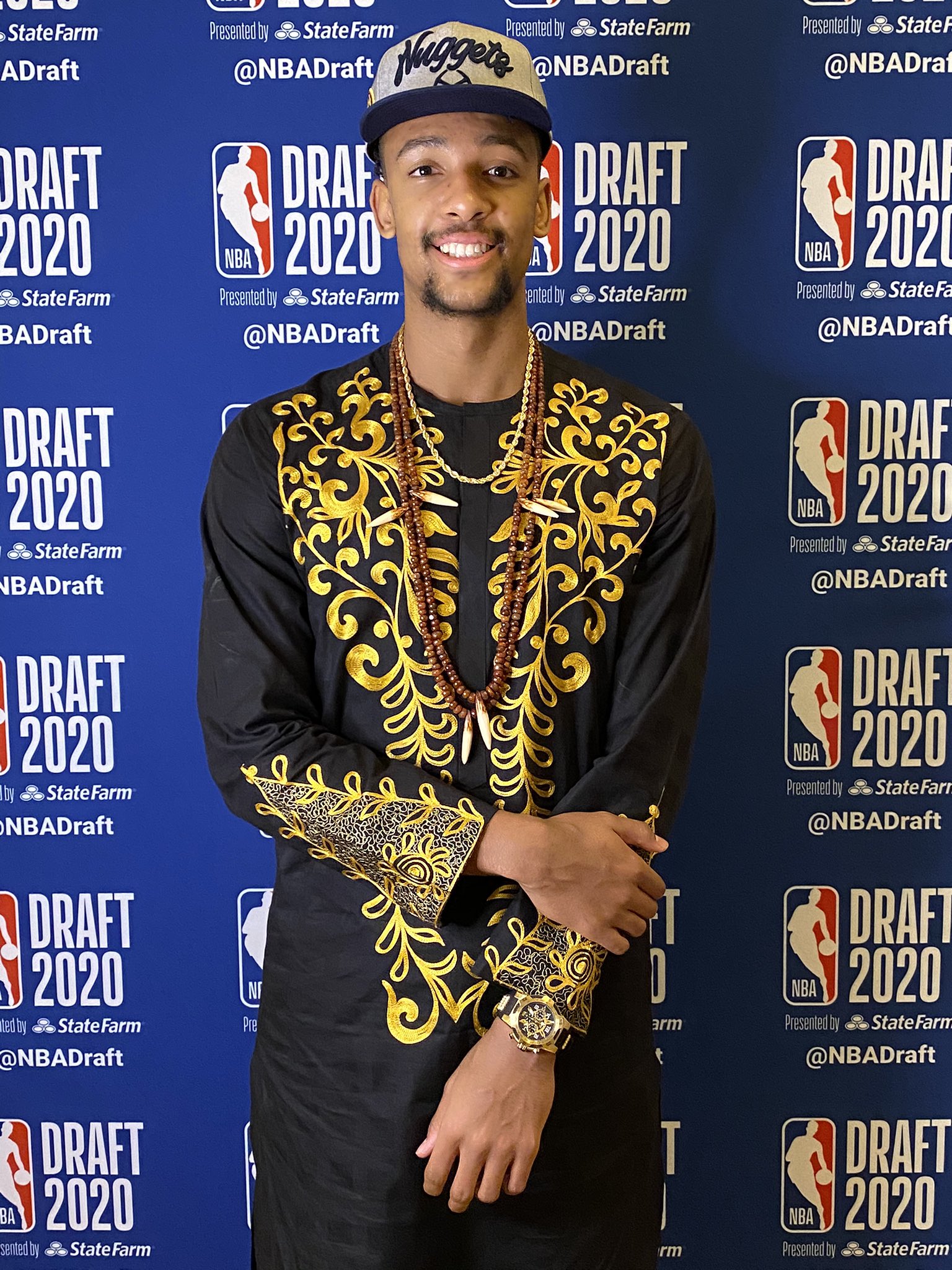 Zeke Nnaji's Mom Goes Viral And Becomes An Instant Meme Because Of Her  Dress On NBA Draft Night - BroBible