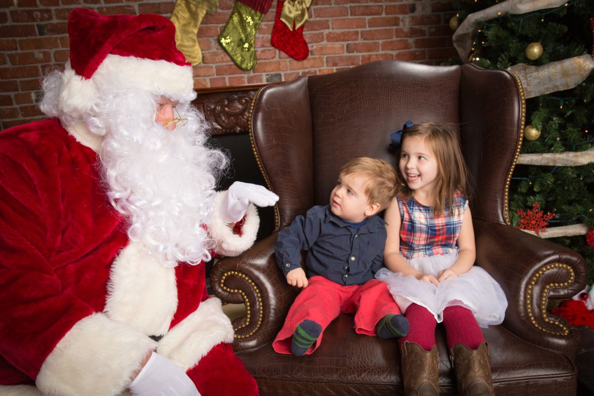 creative_catch's tweet image. BOOK NOW | Photos with Santa 2020 - mailchi.mp/11a779e6655b/b…
