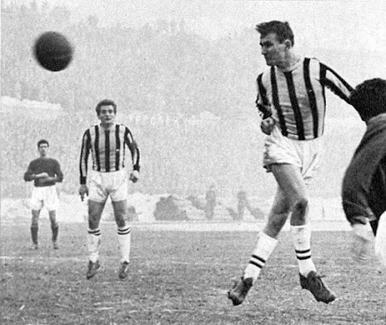 ilpalloneraccon's tweet image. Kurt HAMRIN
ilpalloneracconta.blogspot.com/2007/11/kurt-h…

@Juve1897no @JUVEN_TV @juventusfc @juventibus @JuventusTV @TopPlanet63 @paolorossi1965 @MassMing @SergioMarches13 @alexbassi73 @La_Bianconera @LeonettiFrank @fritzmazz @Nino_TheBest #hamrin #uccellino