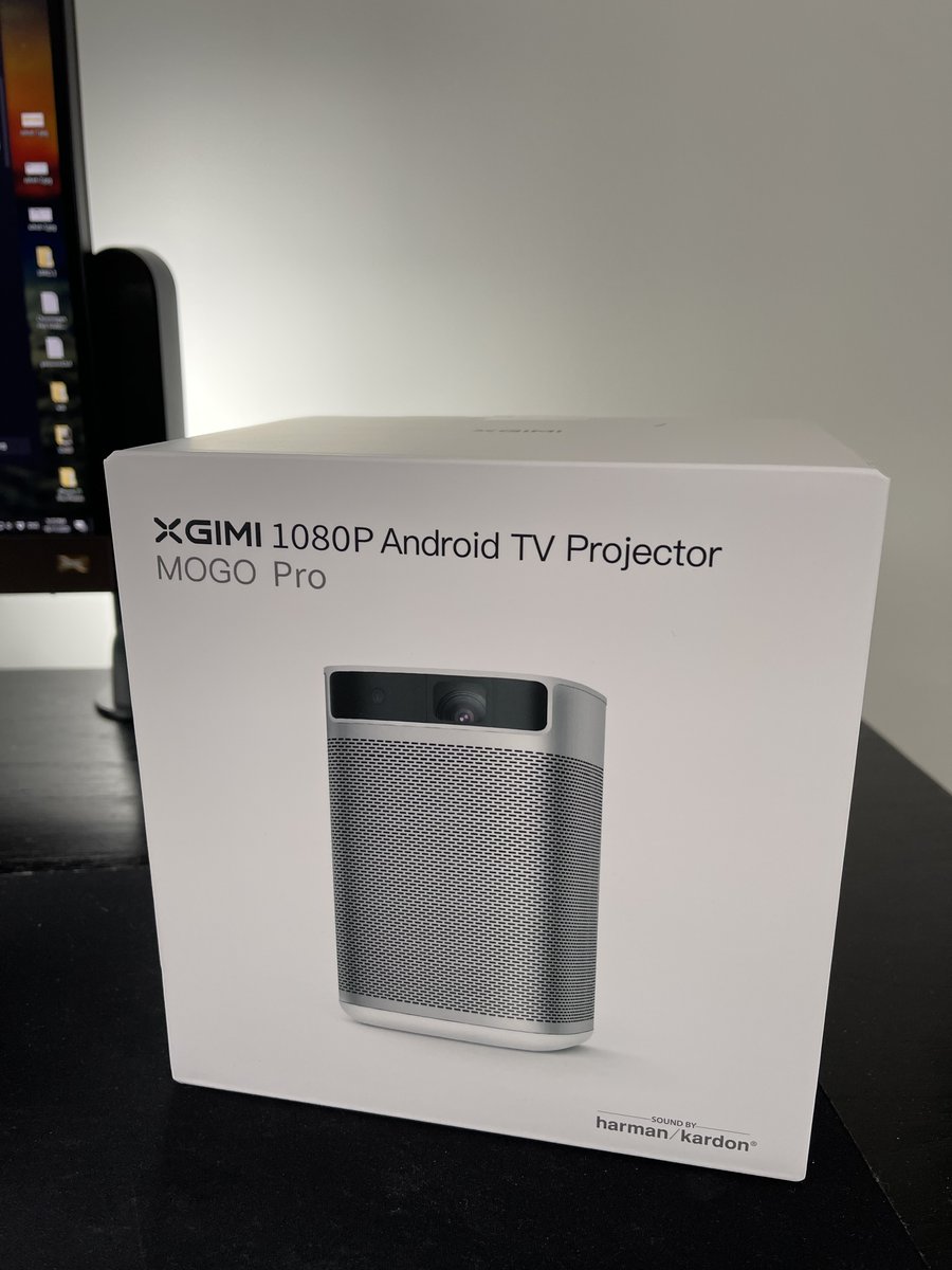 michaelaulia's tweet photo. Will be reviewing this 1080p Android TV portable projector with Harman/Kardon dual speakers (from https://t.co/QbCQwIVpX9)! Stay tuned!

#projector #portableprojector #xgimi #androidtv #tech #technology #pcbyte https://t.co/3Up55dhGQa