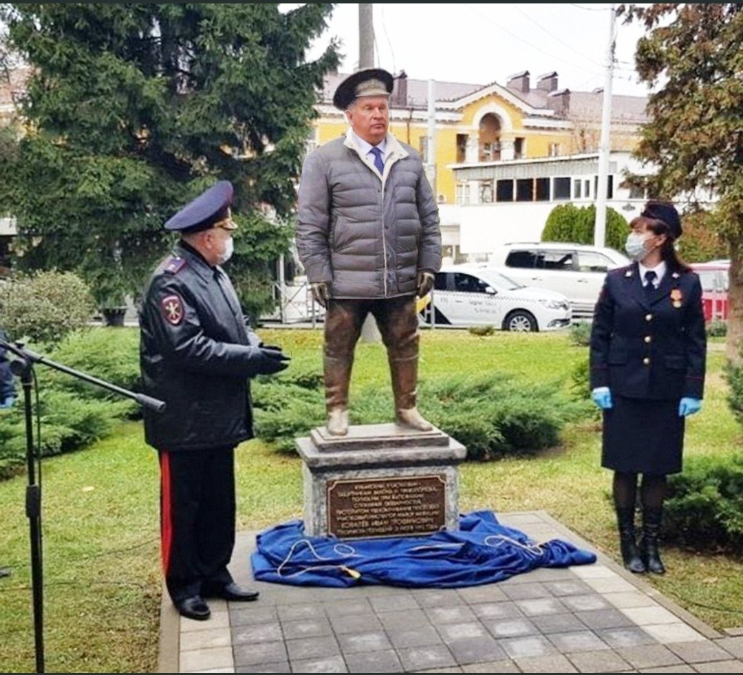 EnKs3--XcAAMXvc?format=jpg&name=medium