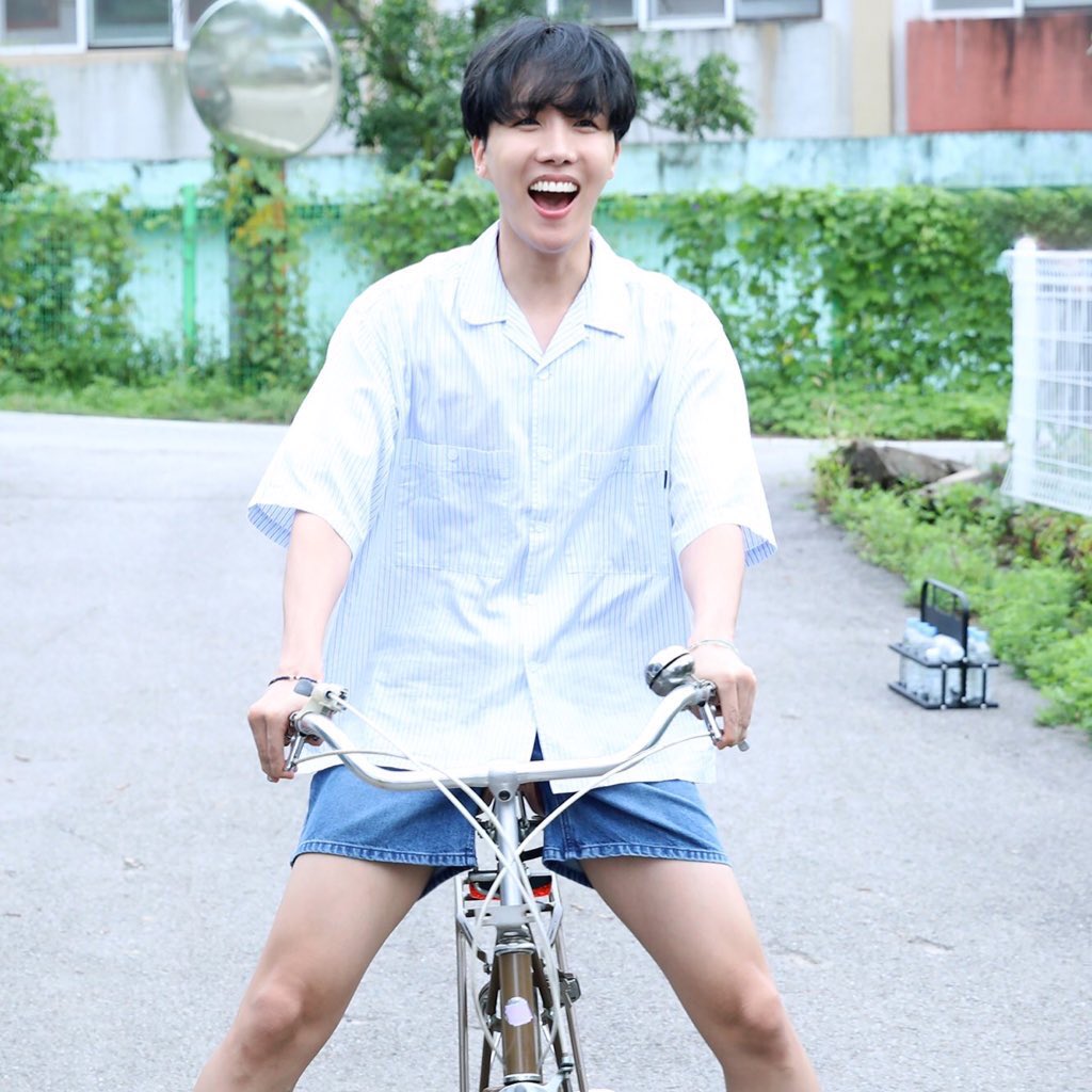 HoradaRiku's tweet photo. #hobi #jhope О боги!!! За что так красиво!!! https://t.co/4QcddBtn6i