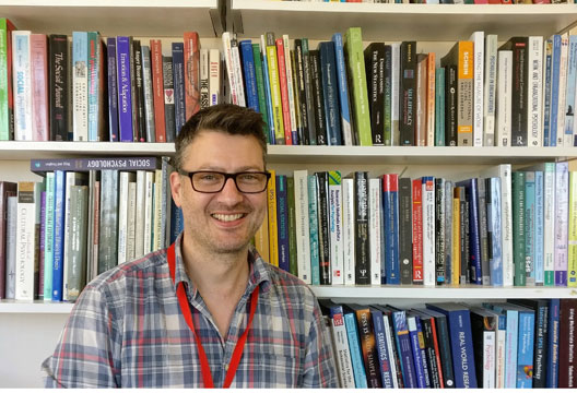 Dr  @paulredford has actually been involved with The Psychologist for longer than me, and is such a good listener I often leave the pub realising that I haven’t returned the favour at all  https://thepsychologist.bps.org.uk/volume-31/august-2018/my-shelfie-dr-paul-redford #InternationalMensDay [3/10]