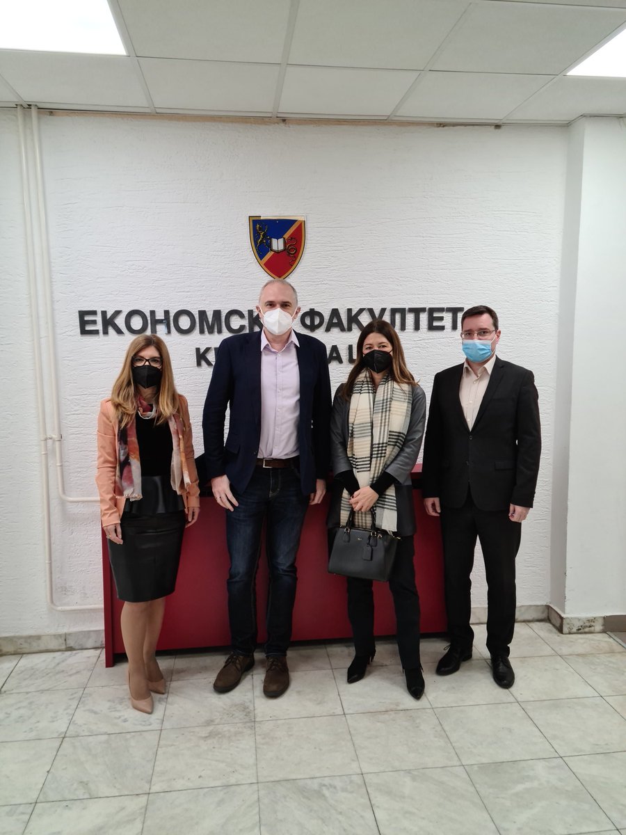 JelenaBSAM's tweet photo. Danas je @menadzerSAM na Ekonomskom fakultetu u Kragujevcu u cilju ugovaranja predavanja naših članova-menadžera i deljenja praktičnih iskustava sa studentima. 
#menadzerSAM #ponosanSAM
#odgovoranSAM
#cirkularnemigracije 
#switzerlandinserbia https://t.co/3JH4b4FyA8