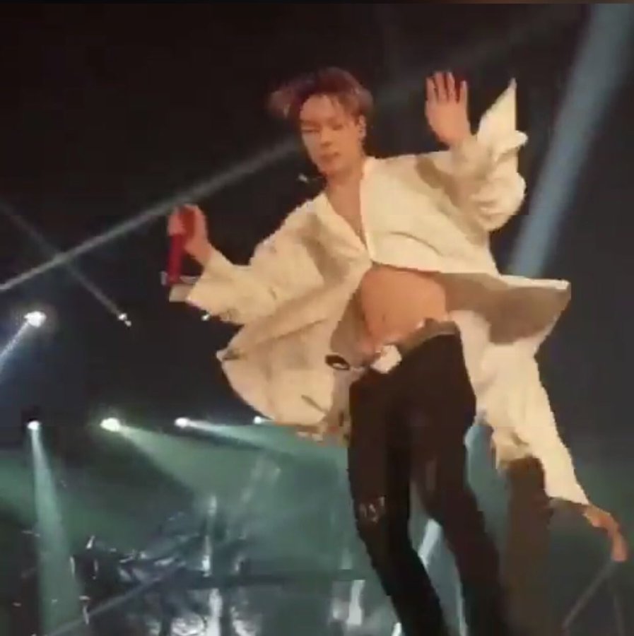 𝐢𝐊𝐎𝐍 𝐀𝐁𝐒 𝐚 𝐭𝐡𝐫𝐞𝐚𝐝 ; @YG_iKONIC  #iKON  #아이콘