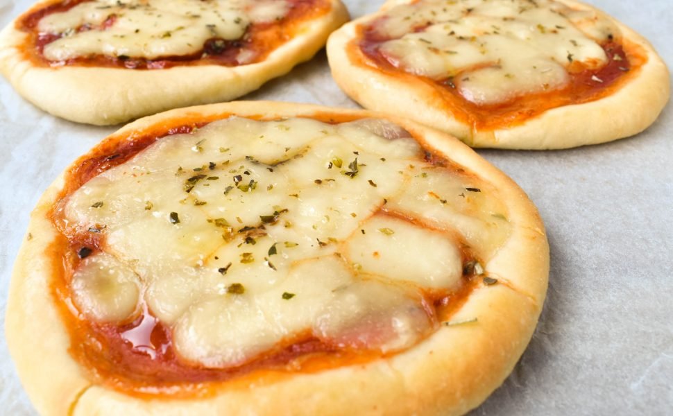 LucaPizzaVan's tweet photo. 'Pizzette' is the #PizzaoftheNight for today which includes 3 mini pizzas per order!!! https://t.co/RU6NPwhRCF