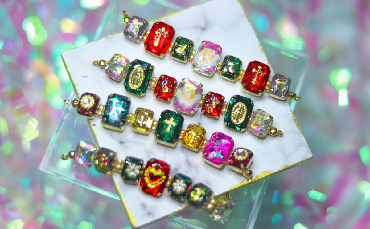 【💍プレゼント企画】
ビジュウチョーカー(デコラティブ)とハートチェーンイヤリングのセミオーダーを、抽選で各1名様にプレゼントいたします🥺💕
応募に手間のかかる企画ですが、ご参加をいただけますと嬉しいです🥳

▶︎応募フォーム：docs.google.com/forms/d/e/1FAI…