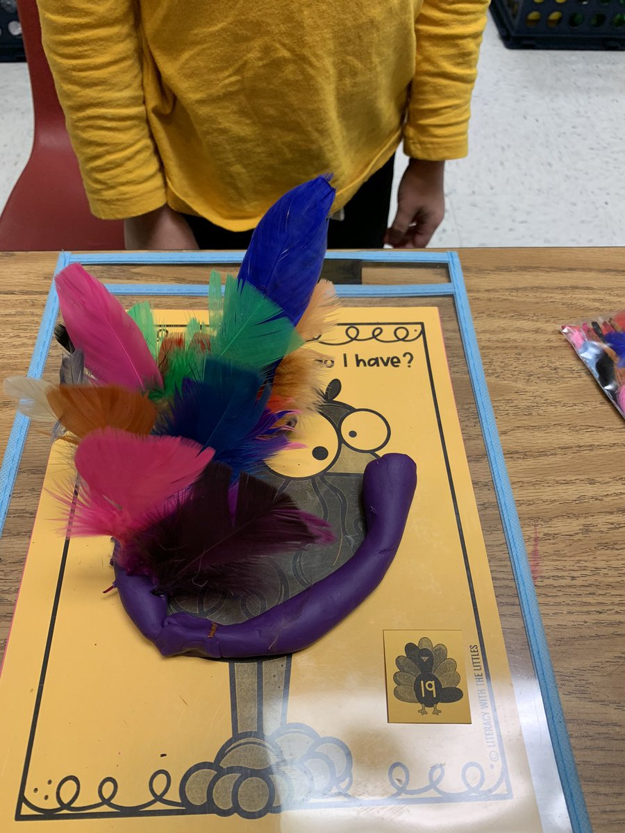 KennedyAndry's tweet photo. Turkey feather counting fun! @andylallison @laurabutler618 @SweetApplePTO @SweetAppleES @Peters_Kinders https://t.co/sTNJ5wLnxS