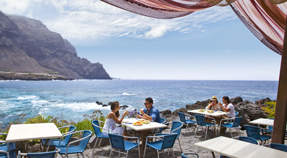 RouteActive's tweet photo. Deja que tus sentidos viajen a través de un mundo de sabores en algún rincón de Tenerife. 😍 #RouteActiveHotel https://t.co/bACxijtnJx